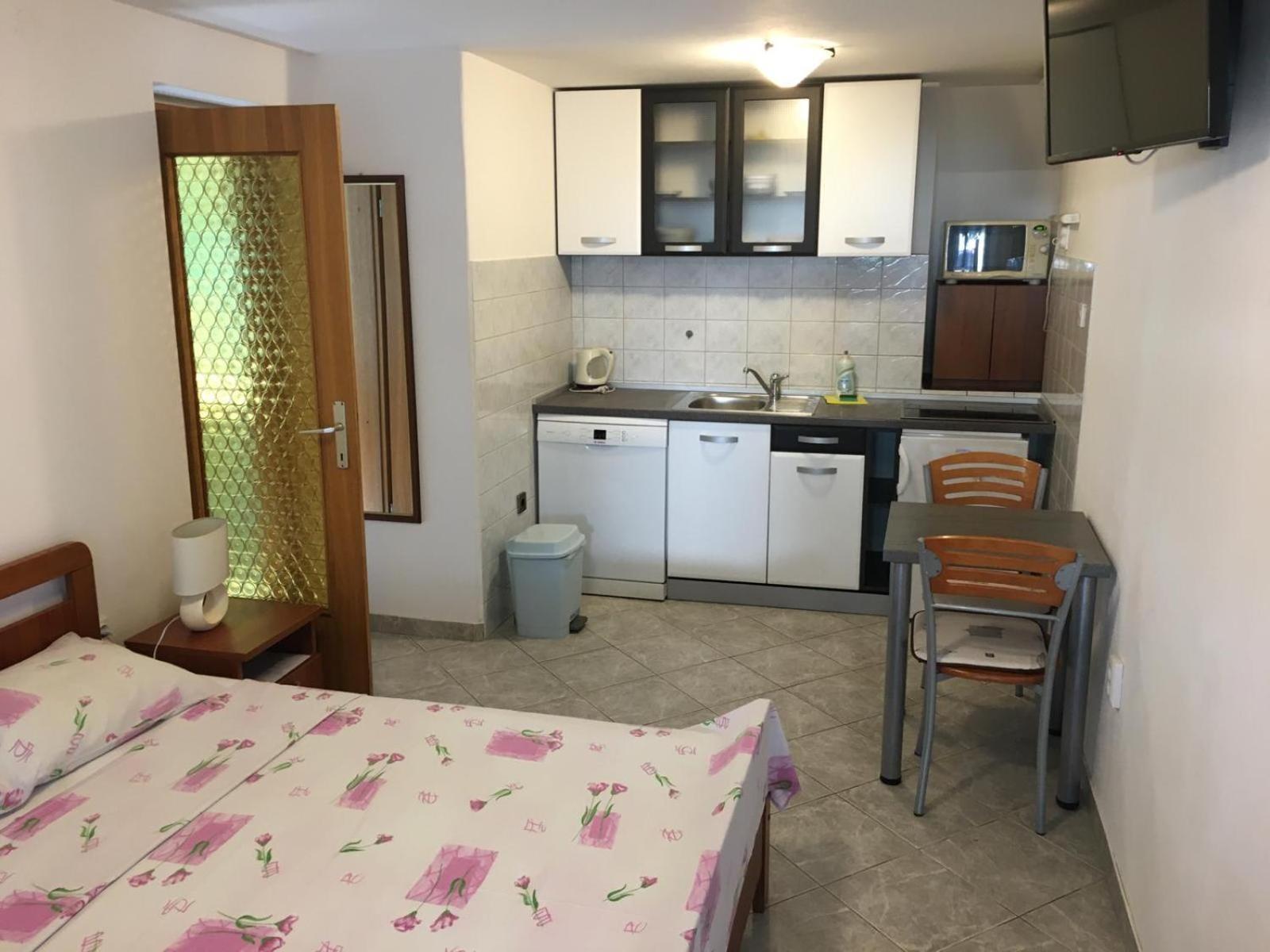 Apartments Biserka Punat Zimmer foto